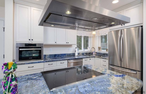 Florence House | Lakefront remodeled home, Amazing Views of Mercer Lake, Dock, Kayaks