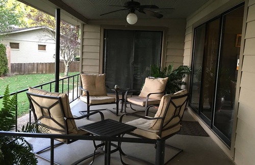 Lake Hamilton House | Lakefront rental, beautiful for a fall getaway! Super location and views!