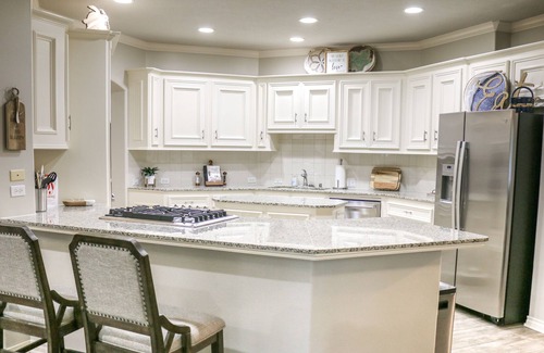 Atascocita House | Lakefront Retreat Enjoy Serenity and Scenic Views