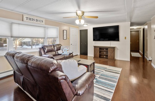 Lochmere House | Lakefront retreat home with Dock on Beautiful Lake Winnisquam- Adventurous summer fun, beautiful ...