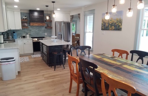 Hiawassee House | Lakefront Retreat on Chatuge – 2 Min to Town w/Mother-in-Law Suite- sleeps 10