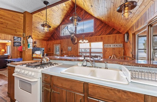 Land O Lakes House | Lakefront Retreat on Lac Vieux Desert