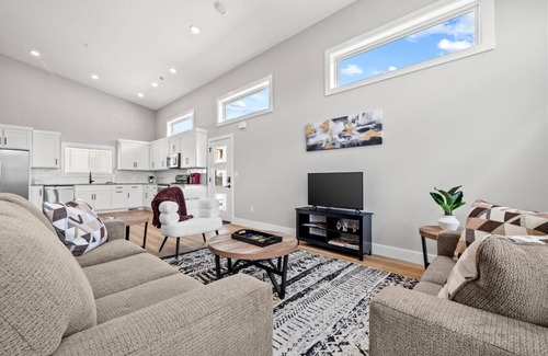 Kimberling City Apartment | Lakefront Retreat | 2 Living Areas, Pool, & Views