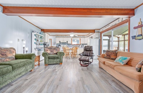 Coldwater House | LAKEFRONT RETREAT with private dock, Relax, play & gather with family & friends.
