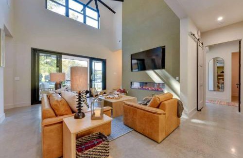 Mount Mourne House | Lakefront Retreat with Dock and Pool