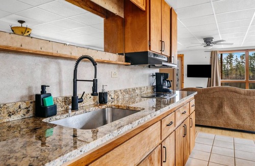 Mayfield Condo | Lakefront | Sandy Beach | 10mi to TC | Fall Colors