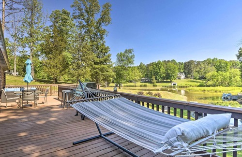 Semora Cabin | Lakefront Semora Cabin with Dock & Furnished Deck