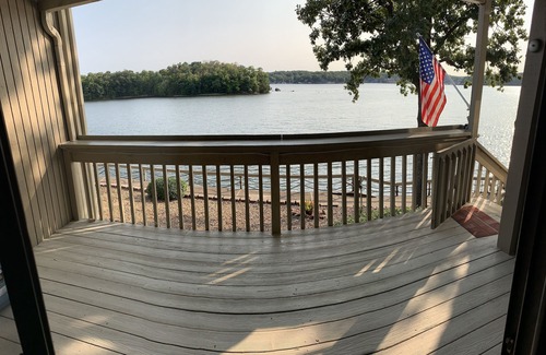 Osage Beach Condo | Lakefront Stay in Margaritaville Cove. Perfect for Fun & Relaxation!