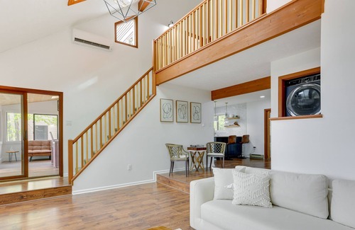 Tobyhanna Cottage | Lakefront Tobyhanna Cottage w/ Private Hot Tub!