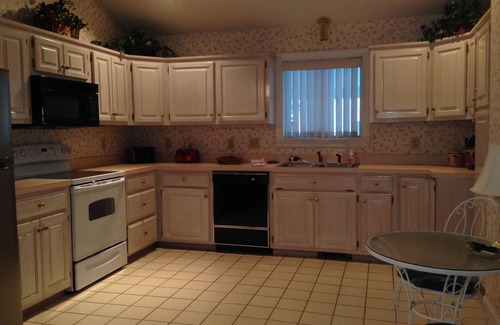 Nantahala Bay House | LAKEFRONT TOWN HOME IN DOWNTOWN HIAWASSEE