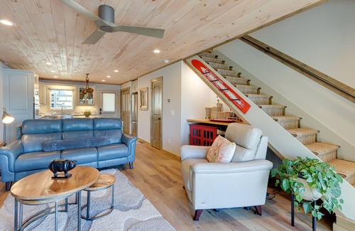 Morganton House | Lakefront Townhome w/Dock: 6 Mi to Blue Ridge!
