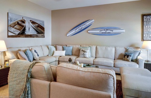 Central Okanagan House | Lakefront Townhouse on beautiful Wood Lake