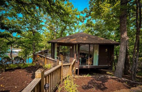 Village of Four Seasons House | Lakefront Treetop Village 2bed3bapools-6pp