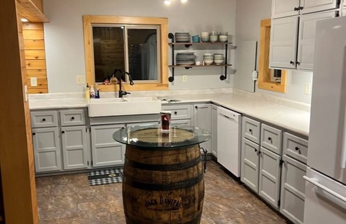 Three Lakes Cottage | Lakefront, Up North Charm, Quiet - close to amenities (Three Lakes/Eagle River)