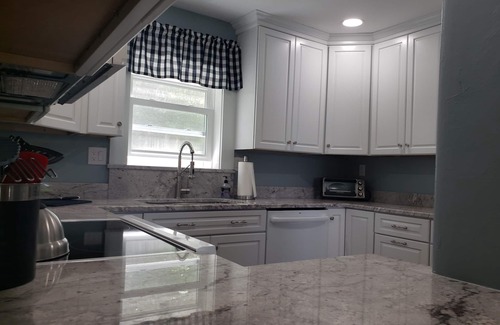 Ludlow House | Lakefront Vacation House w/quiet, sandy beach/boats -