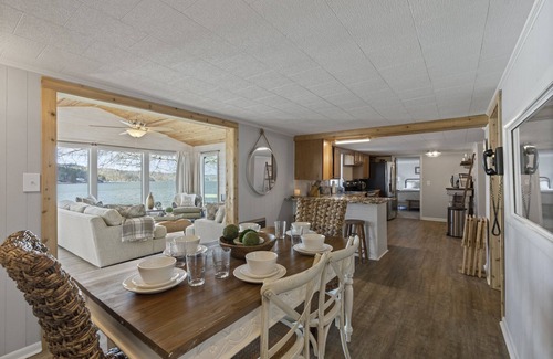 Crane Hill House | Lakefront view w/King bed/Fire pit/Ez swim entry