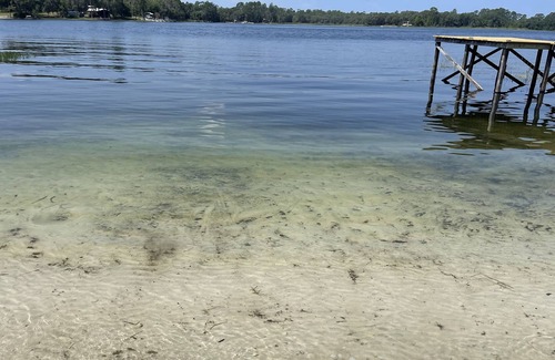 Edgar House | Lakefront water-sports fishing kayaks sleeps 7+