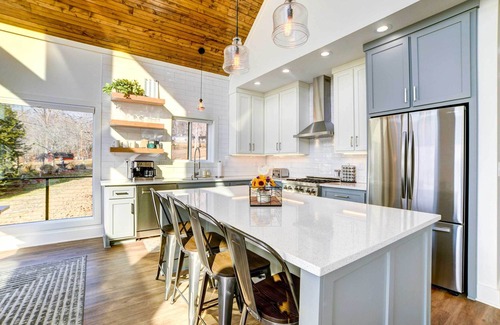 Waverly House | Lakefront Waverly Home: Deck, Fire Pit & Views!