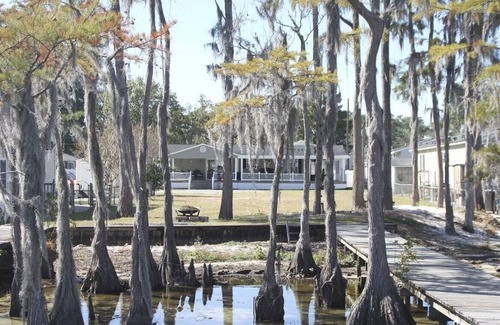 White Lake House | Lakefront with Private Pier at White Lake