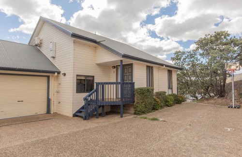 East Jindabyne House | Lakehaus - 2/11 Rainbow Drive