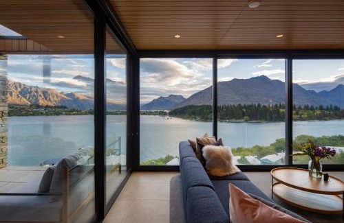 Queenstown Villa | Lakehouse 2- Free Parking- Walk To Town- Air Con
