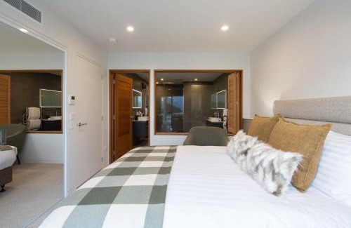Queenstown Villa | Lakehouse 3- Free Parking- Walk To Town- Air Con