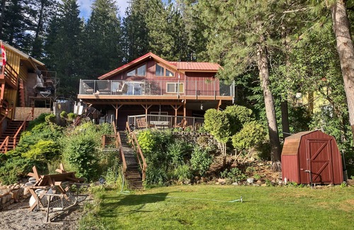Rathdrum House | Lakehouse 7 miles from Silverwood