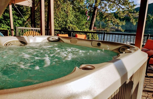 Rathdrum House | Lakehouse 7 miles from Silverwood