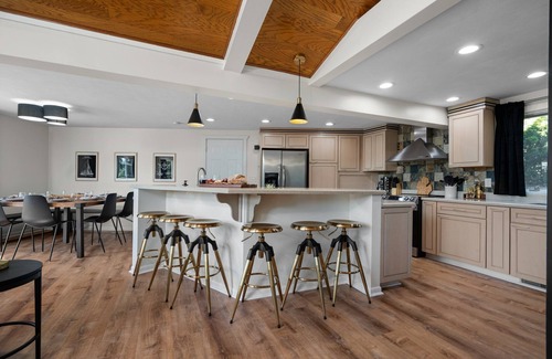Battle Creek House | Lakehouse - Heated Pool, Hot Tub, Kayaks, Games, Fire Pit