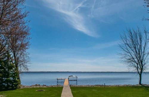 Fremont House | Lakehouse Luxury sleeps 10