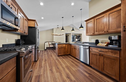 New Lisbon House | Lakehouse on Beach Lake, Wi Hot Tub and Screened in Porch near Castle Rock Lake