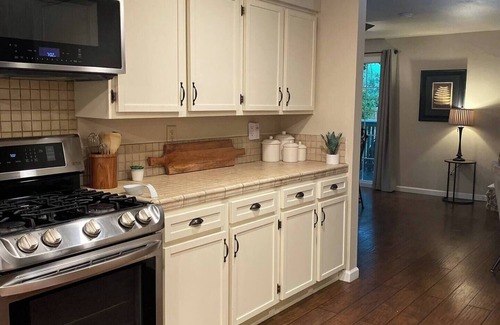 Lakehead-Lakeshore House | Lakehouse on Shasta Lake. Family/pet friendly home!