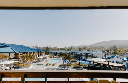 Lake San Marcos Hotel | Lakehouse Resort