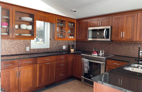 Butte Des Morts Ski Chalet | Lakehouse retreat, conveniently located.