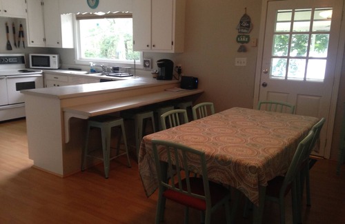 Anderson House | Lakehouse Retreat with dock, paddle boat, canoe & kayaks! Now have Gas Grill