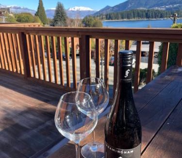 Kelvin Heights House | Lakehouse - Water taxi to Queenstown!