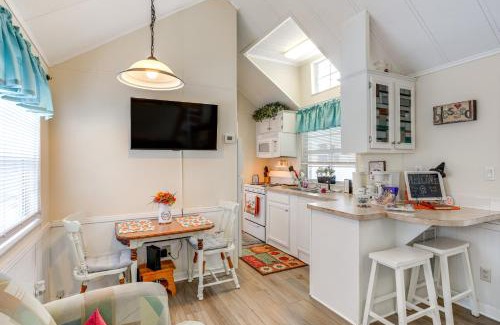 Lakeland House | Lakeland Cottage with Pool Access and Screened Porch!