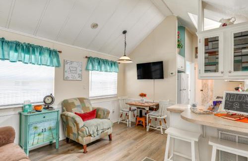 Lakeland House | Lakeland Cottage with Pool Access and Screened Porch!