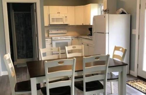 Ludington Cottage | Lakelure Cottages - Sunfish