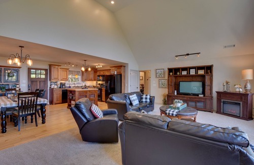 Lakemont House | Lakemont Retreat: Game Room, Hot Tub, & Mtn Views!