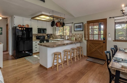 Glencoe House | LakeMont, wifi, GENERATOR, King bd, FREE Lake access +A/C