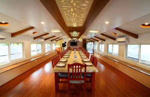 Erezha Boat Rental | Lakenest day cruise