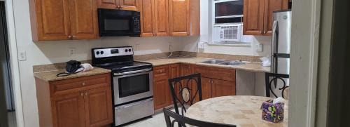 Lake Worth House | LakeOsborneHouseBedFrm39DollarsDaylymin6PersParty