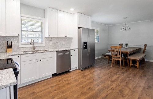 Emerson House | Lakepoint Bunk House, 1 Mile from Lakepoint Sports