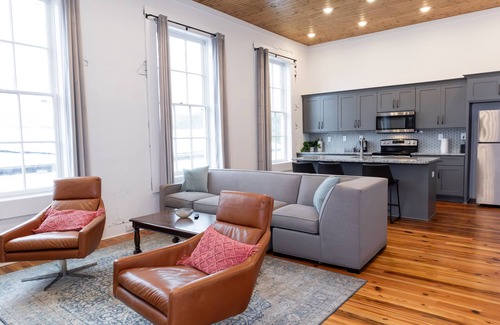 Cartersville Apartment | Lakepoint View Cartersville Loft 7