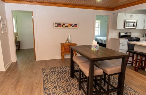 Madison-on-the-Lake Cottage | LakePointe Shores #8 Open floor cottage in Madison on the Lake