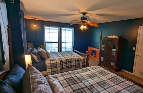 Cedar Bluff House | Laker's Acres: Stunning View, Sleeps 14, Very Private, Relaxing