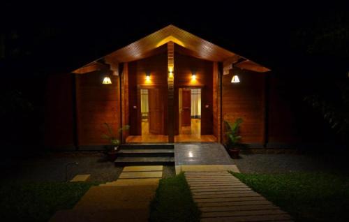 Vazhavatta House | LakeRose Wayanad Resort - Water Front Grandeur