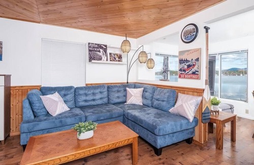 Lochmere House | Lakes Edge Lodge waterfront on Lake Winnisquam! Dock and sandy beach!