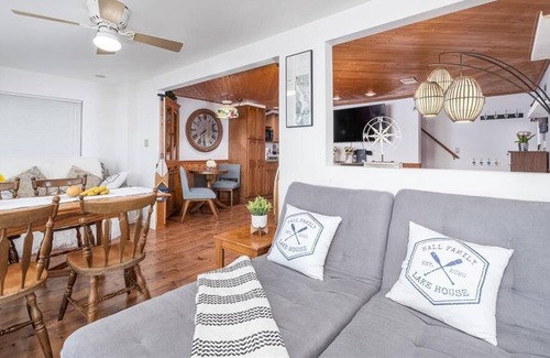 Lochmere House | Lakes Edge Lodge waterfront on Lake Winnisquam! Dock and sandy beach!